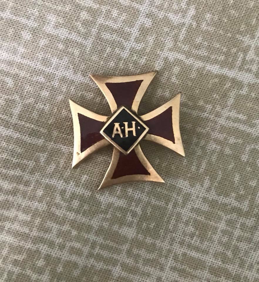 Help-With-Indentification---Unknown-Pin/Badge